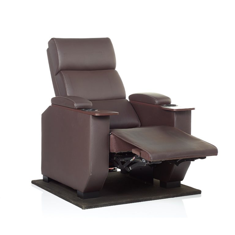 Poltrona reclinabile di lusso motorizzata per cinema VIP e Home Cinema modello Experience Cascina Merlata Cinearredo