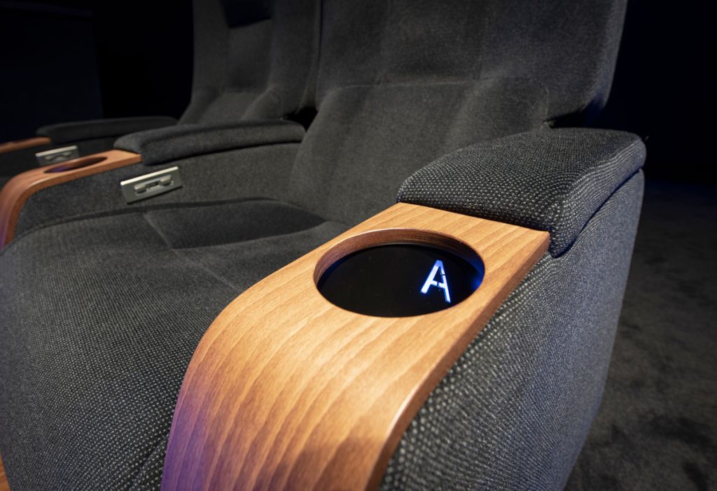 Poltrona per collettività e contract modello Arcadia Le Due Torri di Cinearredo