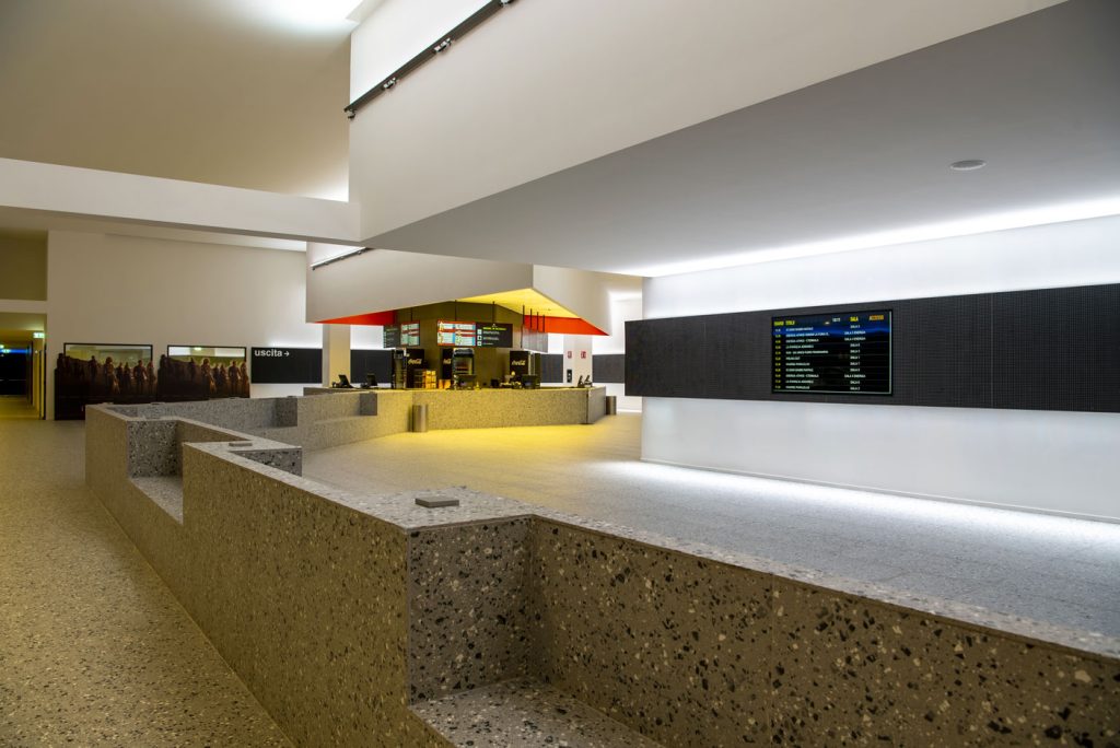 Poltrona per collettività e contract modello Arcadia Le Due Torri di Cinearredo