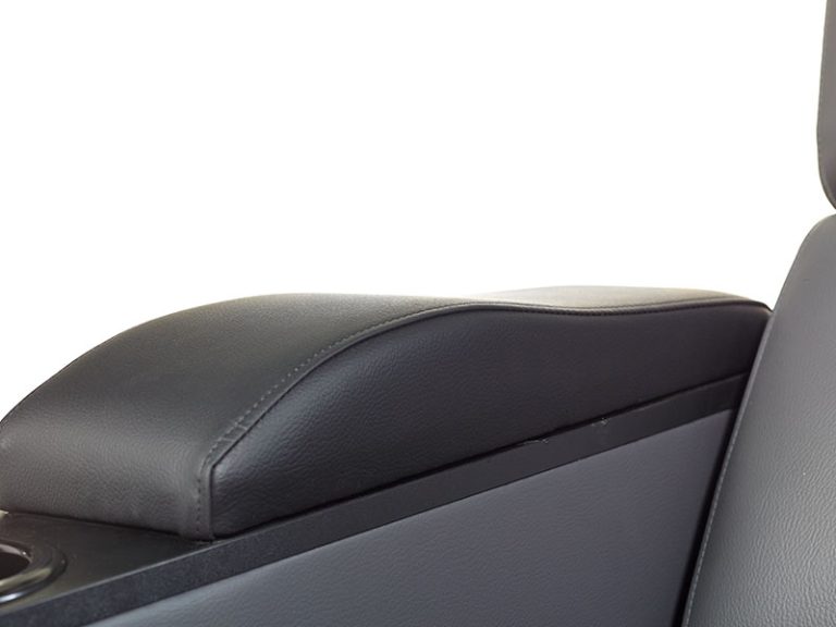 Poltrona per collettività e contract modello Experience 2.0 Ecopelle di Cinearredo